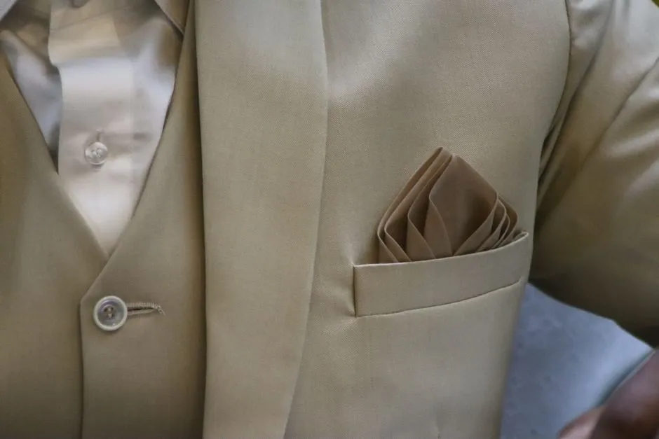 Pack suit without wrinkles