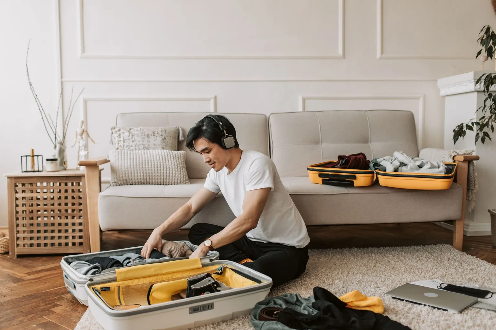 How to Pack a Suit in a Suitcase: The Ultimate Wrinkle-Free Travel Guide