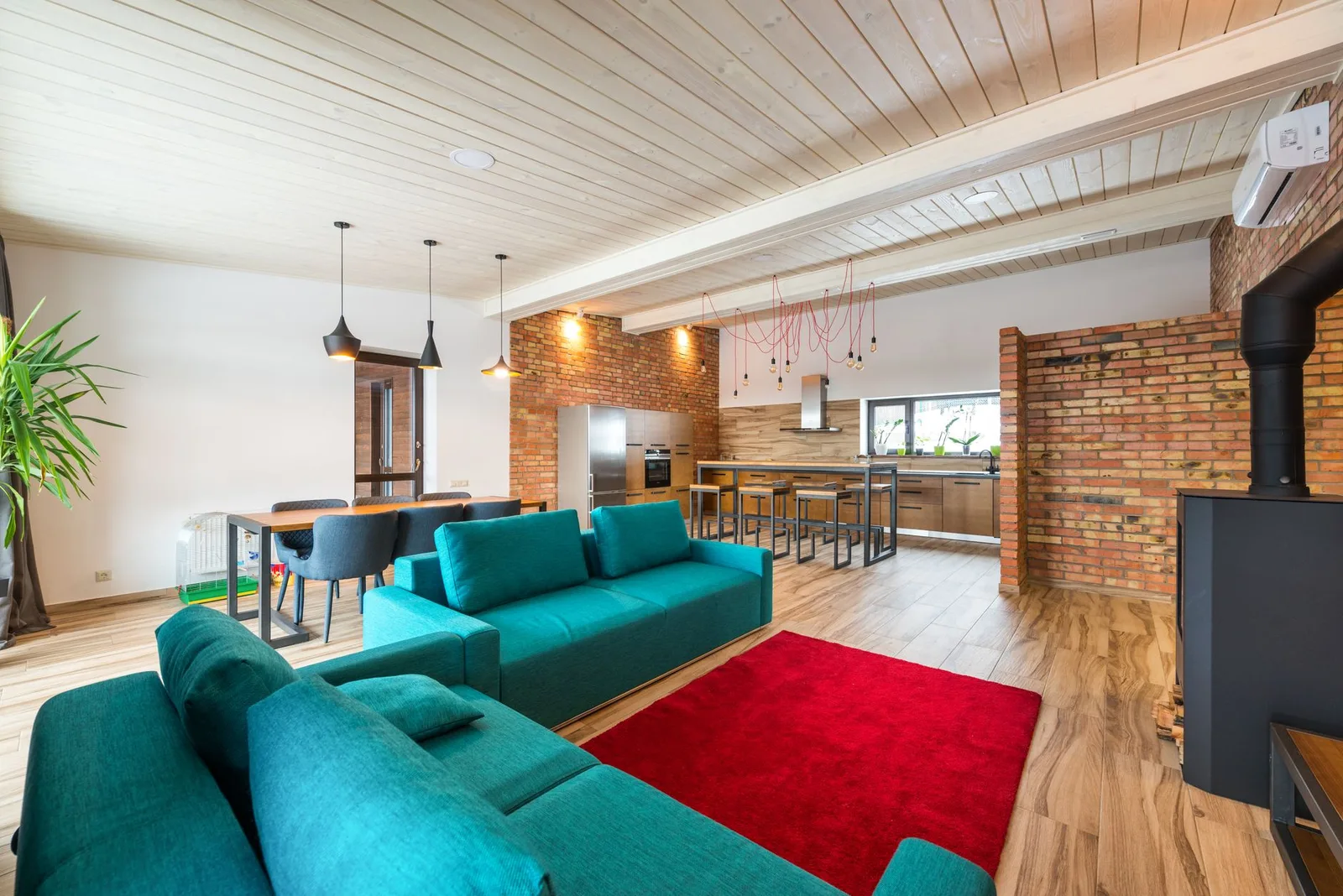 How to Set the Right Rent Price: A Landlord's Guide to Rental Comps